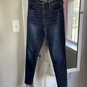 American Eagle super super stretch X jeans.